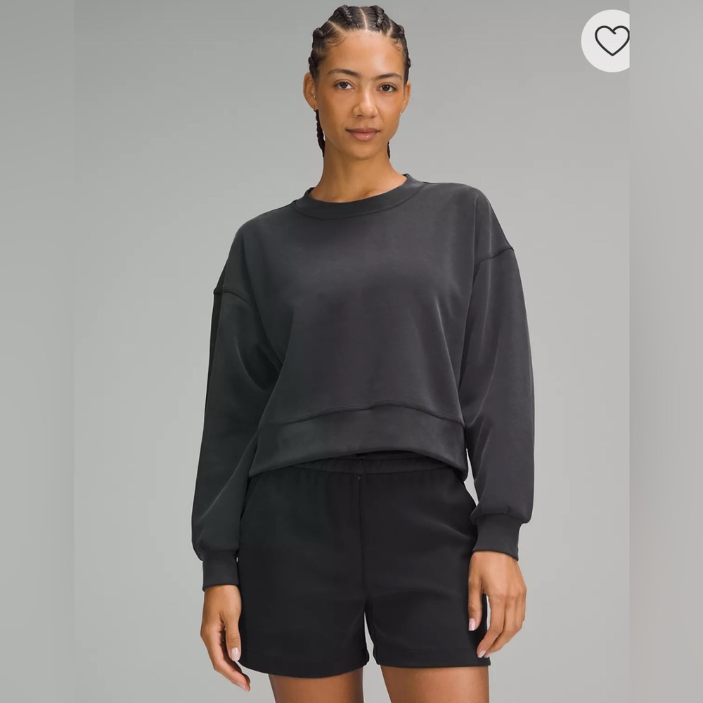 Lululemon Softstreme Perfectly Oversized Cropped Crew. Size 6